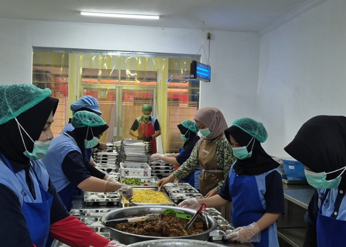 Kerja Senyap SPPG Yasmin Curug Mekar: Masak Sejak Subuh, Jaga Gizi Anak Sekolah