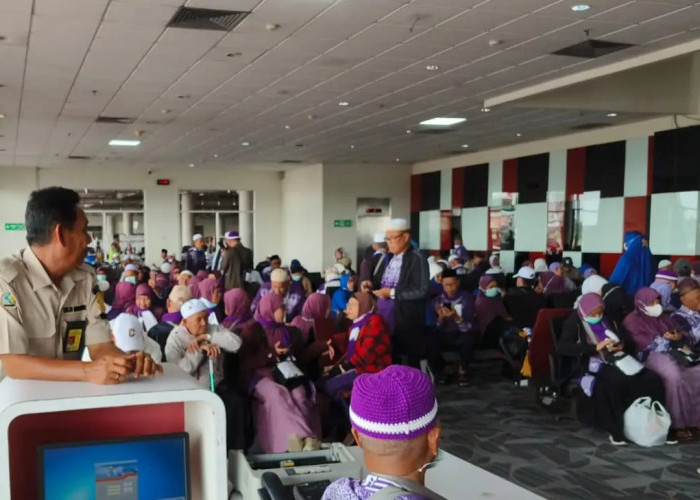 Ada Ancaman Bom di Pesawat, Jemaah Haji Asal Depok Gagal Pulang