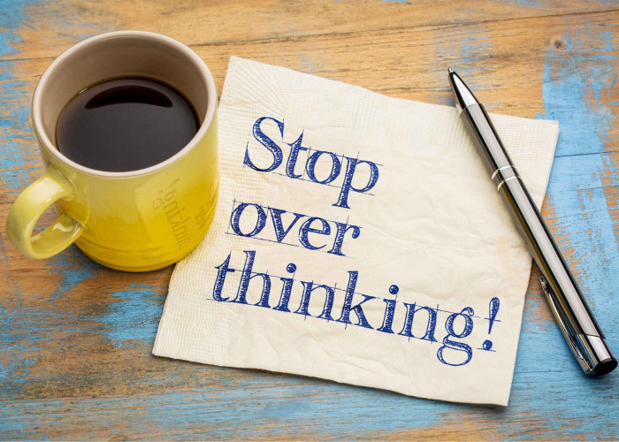 Susah Tidur karena Overthinking? Coba Journaling Malam Hari