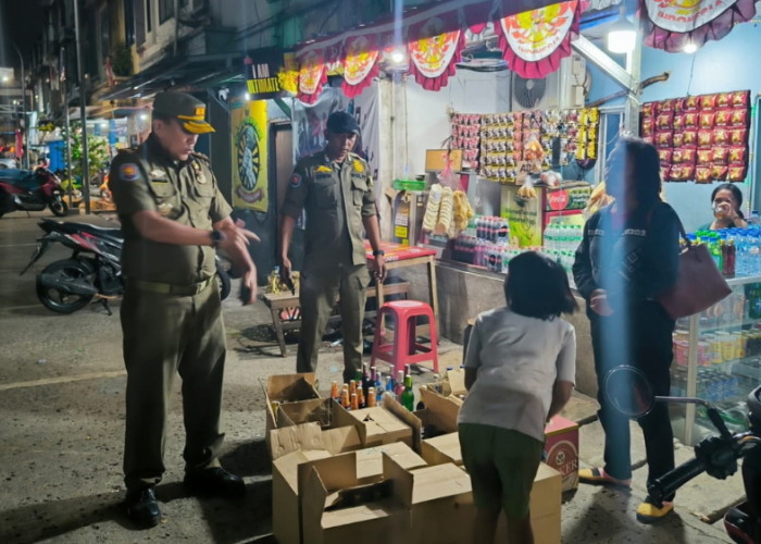 Satpol PP Kabupaten Bogor Amankan 1.482 Botol Miras di Terminal Cibinong