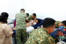 Peduli Kesehatan Masyarakat, Yonkes 1 Kostrad Gelar USG dan Khitanan Massal Gratis