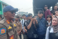 Takut Kehilangan Pembeli, PKL MA Salmun Minta Izin Berjualan di Pelataran Toko
